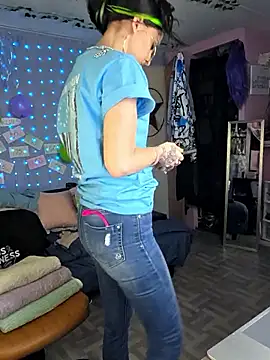 Purple2StayThnxx online show from March 28, 2026, 5:58 pm