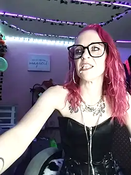 Snapshot of Purple2StayThnxx chatting on October 14, 2025, 5:19 am Purple2StayThnxx online show from October 14, 2025, 5:19 am