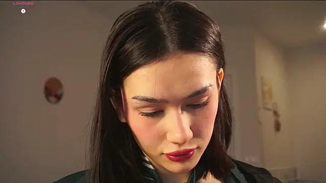 Snapshot of ViolaVow chatting on November 2, 2025, 4:17 am ViolaVow online show from November 2, 2025, 4:17 am