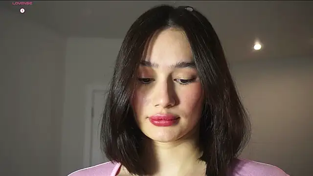 Snapshot of ViolaVow chatting on October 24, 2025, 4:00 am ViolaVow online show from October 24, 2025, 4:00 am