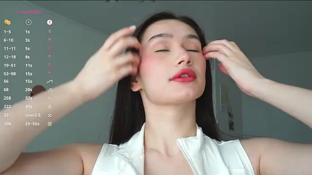 Snapshot of ViolaVow chatting on October 6, 2025, 3:29 am ViolaVow online show from October 6, 2025, 3:29 am