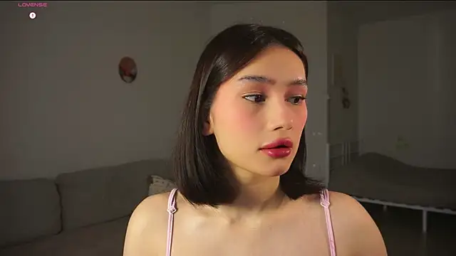 Snapshot of ViolaVow chatting on November 3, 2025, 4:50 am ViolaVow online show from November 3, 2025, 4:50 am