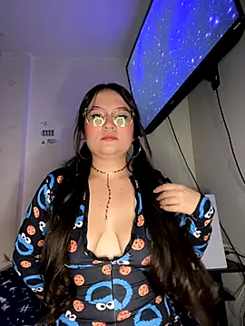 Snapshot of Maria-Julissa chatting on September 19, 2025, 4:49 am Maria-Julissa online show from September 19, 2025, 4:49 am
