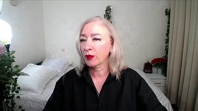 hunters woman online show from June 4, 2026, 3:06 pm