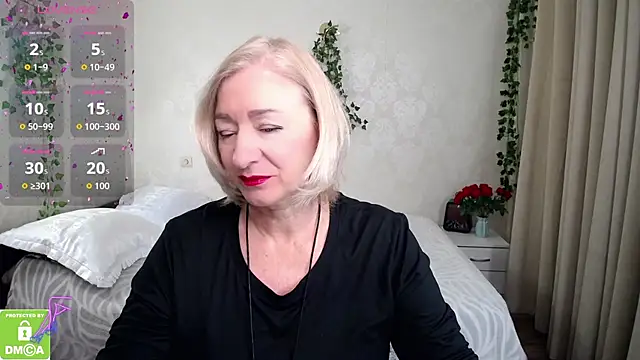 Snapshot of hunters_woman chatting on October 31, 2025, 12:24 pm hunters woman online show from October 31, 2025, 12:24 pm