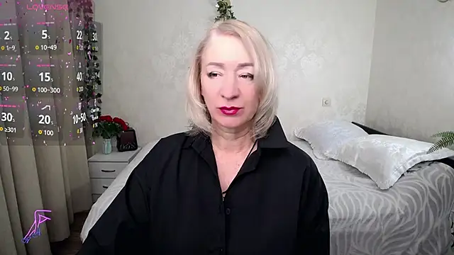 hunters woman online show from November 22, 2025, 1:43 pm