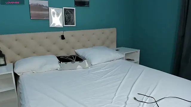 Snapshot of Ameli_Shell chatting on October 2, 2025, 12:14 am Ameli Shell online show from October 2, 2025, 12:14 am