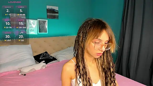 Snapshot of Ameli_Shell chatting on October 14, 2025, 1:06 am Ameli Shell online show from October 14, 2025, 1:06 am