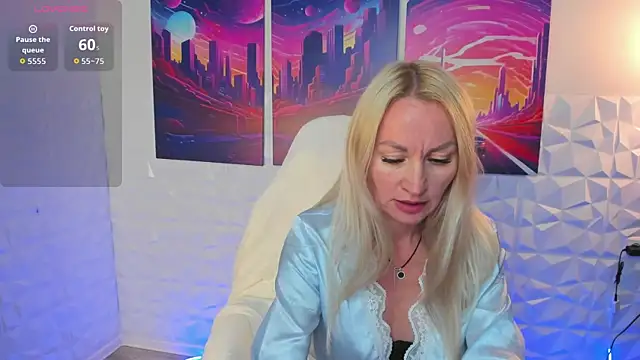 KiraSun online show from September 29, 2025, 12:22 pm