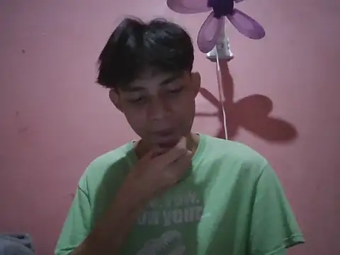 Snapshot of Kyoshi_19 chatting on October 9, 2025, 12:17 pm Kyoshi 19 online show from October 9, 2025, 12:17 pm