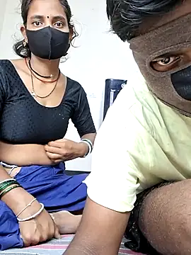 Snapshot of RAYI_Queen_3 chatting on September 13, 2025, 9:15 pm RAYI Queen 3 online show from September 13, 2025, 9:15 pm