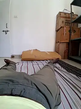 Snapshot of RAYI_Queen_3 chatting on October 1, 2025, 9:14 am RAYI Queen 3 online show from October 1, 2025, 9:14 am