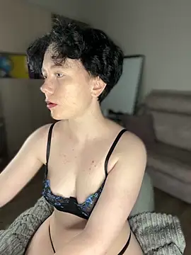 Snapshot of RinaShy chatting on September 22, 2025, 5:02 am RinaShy online show from September 22, 2025, 5:02 am