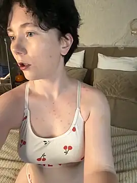 Snapshot of RinaShy chatting on October 24, 2025, 5:28 am RinaShy online show from October 24, 2025, 5:28 am