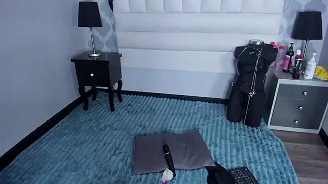 Snapshot of EimmyAdams chatting on December 3, 2025, 1:43 pm EimmyAdams online show from December 3, 2025, 1:43 pm