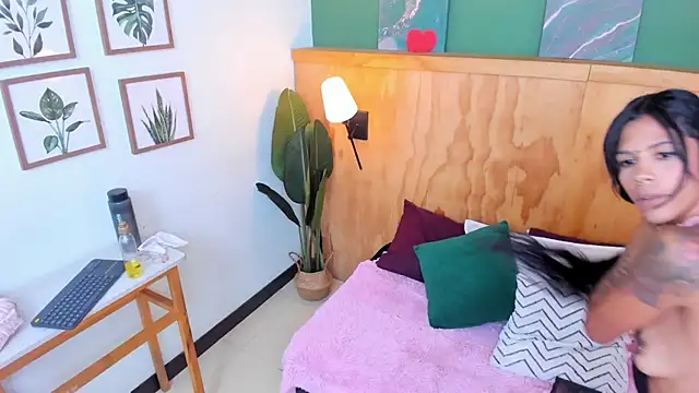 milavega  online show from November 29, 2025, 11:54 am