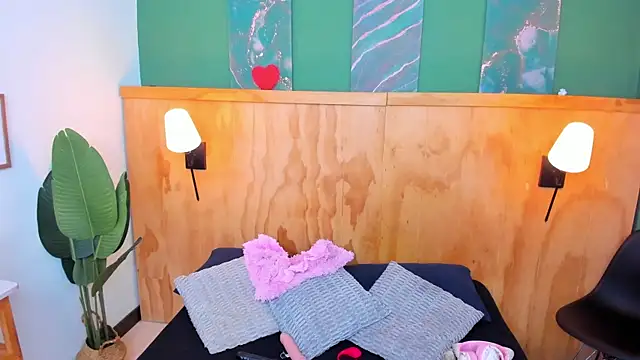 milavega  online show from October 21, 2025, 12:26 pm