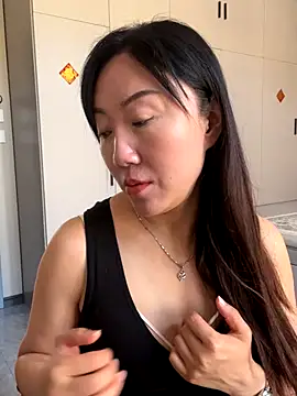 Snapshot of xiaomei-11 chatting on November 1, 2025, 3:02 am xiaomei-11 online show from November 1, 2025, 3:02 am