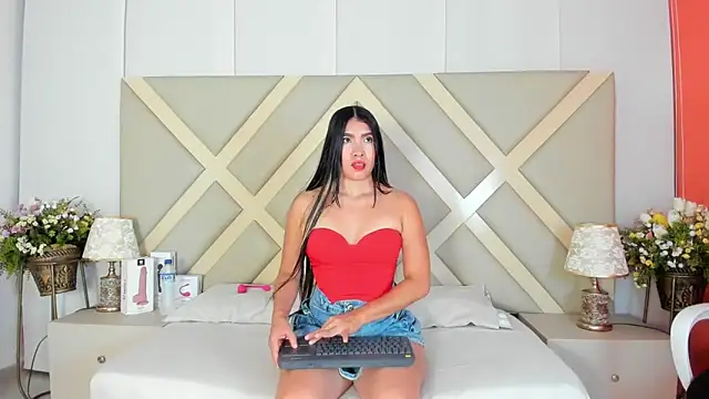 KATIA PETIT online show from September 14, 2025, 3:07 am