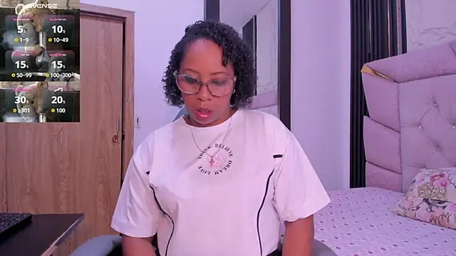 Snapshot of Faver_ chatting on September 23, 2025, 12:23 pm Faver  online show from September 23, 2025, 12:23 pm