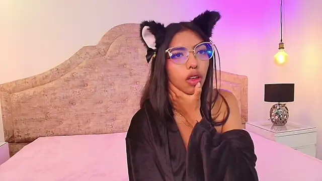 Snapshot of Sphere01 chatting on September 28, 2025, 4:30 am Sphere01 online show from September 28, 2025, 4:30 am