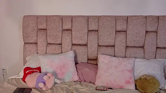 Snapshot of LolaYun chatting on September 23, 2025, 12:12 pm LolaYun online show from September 23, 2025, 12:12 pm