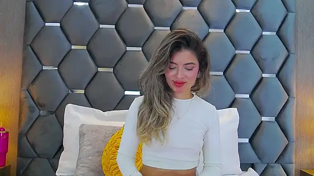 BlaireParker online show from September 26, 2025, 12:01 pm