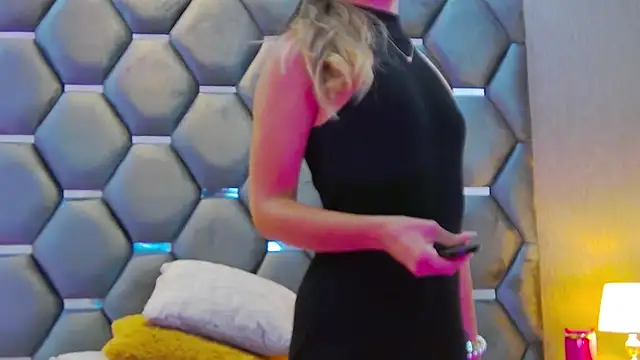 BlaireParker online show from September 30, 2025, 12:00 pm