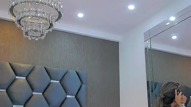 BlaireParker online show from September 23, 2025, 12:01 pm