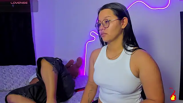 Dilan and Mia online show from May 20, 2026, 8:28 pm