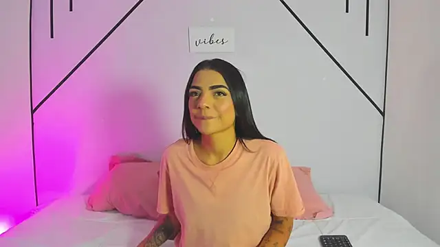 MiahCornell  online show from November 10, 2025, 7:30 pm