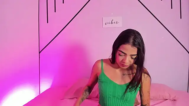 MiahCornell  online show from November 11, 2025, 8:58 pm