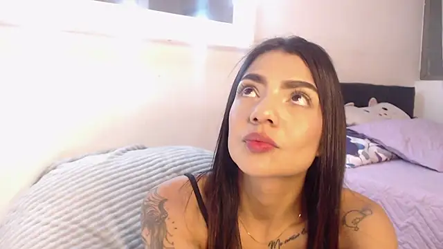 MiahCornell  online show from April 16, 2026, 7:03 pm