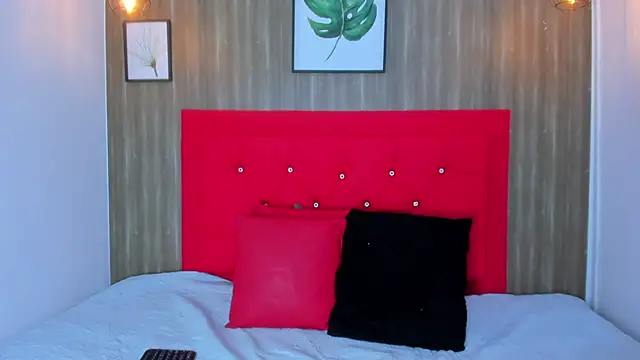 Taniabenelli online show from October 1, 2025, 3:55 am