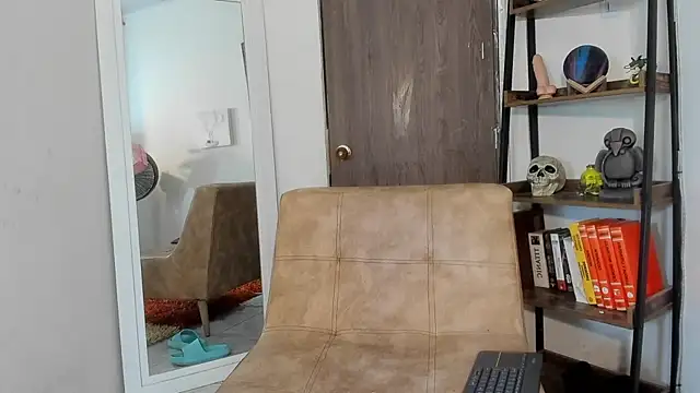 Snapshot of Gia_fantasy_ chatting on October 23, 2025, 5:00 pm Gia fantasy  online show from October 23, 2025, 5:00 pm