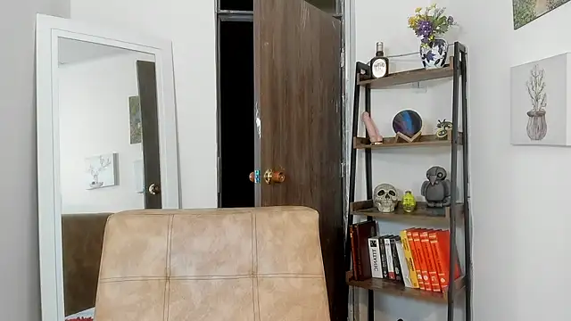 Snapshot of Gia_fantasy_ chatting on October 3, 2025, 10:00 pm Gia fantasy  online show from October 3, 2025, 10:00 pm