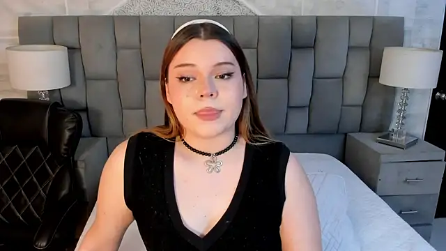 Maxxxine1 online show from October 27, 2025, 6:14 am