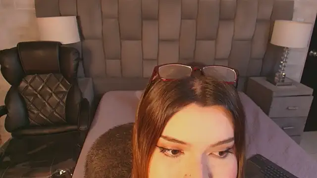 Maxxxine1 online show from November 5, 2025, 5:54 am