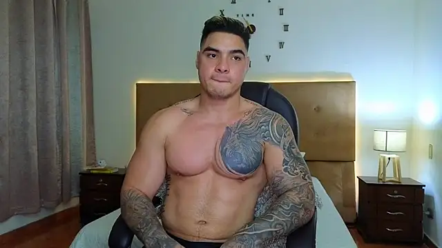 Steven Velez online show from December 4, 2025, 2:43 am