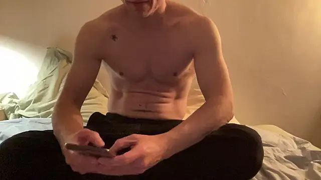 Snapshot of ee_000 chatting on October 12, 2025, 7:59 pm ee 000 online show from October 12, 2025, 7:59 pm