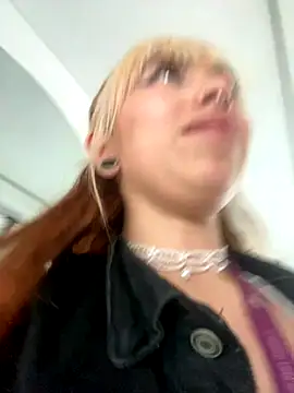 Snapshot of Sallem_Pink chatting on September 18, 2025, 8:56 pm Sallem Pink online show from September 18, 2025, 8:56 pm