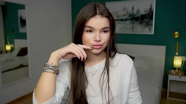 Snapshot of HollisHearl chatting on October 8, 2025, 7:32 am HollisHearl online show from October 8, 2025, 7:32 am