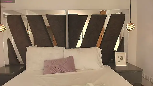 Snapshot of abril__lee__ chatting on October 30, 2025, 8:39 pm abril lee online show from October 30, 2025, 8:39 pm