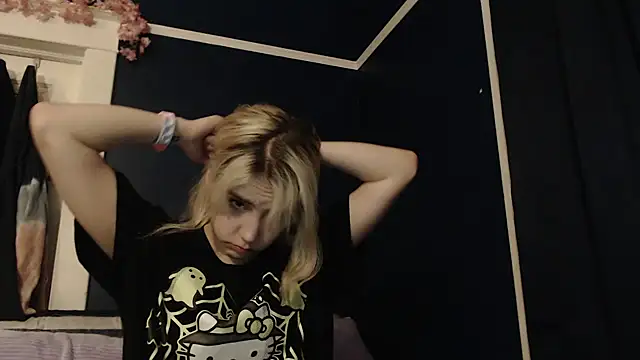 Snapshot of RubySmoke chatting on October 3, 2025, 8:05 am RubySmoke online show from October 3, 2025, 8:05 am