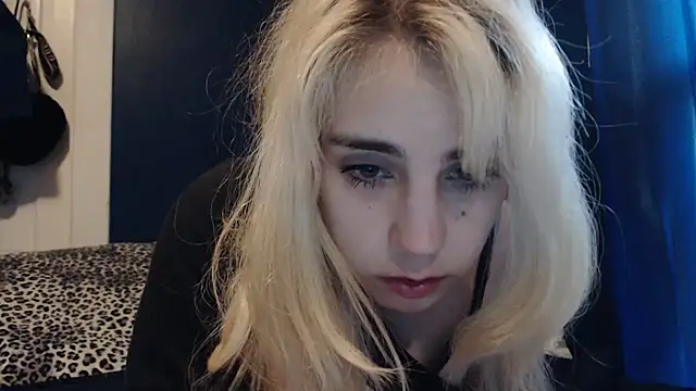 Snapshot of RubySmoke chatting on October 10, 2025, 2:51 pm RubySmoke online show from October 10, 2025, 2:51 pm