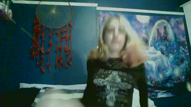 Snapshot of RubySmoke chatting on October 22, 2025, 12:04 pm RubySmoke online show from October 22, 2025, 12:04 pm