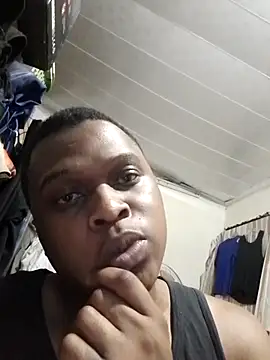 Snapshot of Moet_Chandon chatting on October 5, 2025, 4:20 pm Moet Chandon online show from October 5, 2025, 4:20 pm