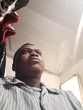 Snapshot of Moet_Chandon chatting on September 24, 2025, 1:50 pm Moet Chandon online show from September 24, 2025, 1:50 pm