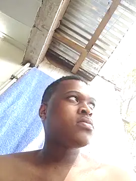 Snapshot of Moet_Chandon chatting on September 26, 2025, 12:01 pm Moet Chandon online show from September 26, 2025, 12:01 pm