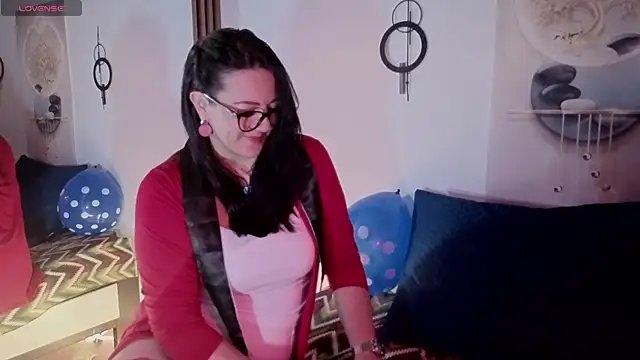 Snapshot of karla_valk1 chatting on October 3, 2025, 10:39 am karla valk1 online show from October 3, 2025, 10:39 am